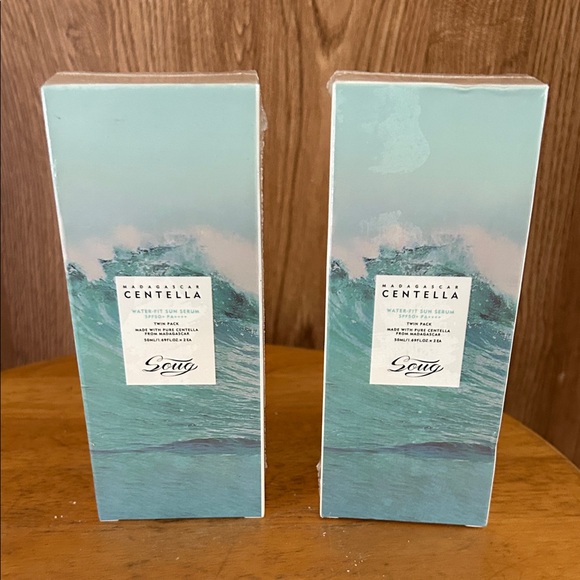 Centella Water-Fit Sun Serum - Picture 1 of 4
